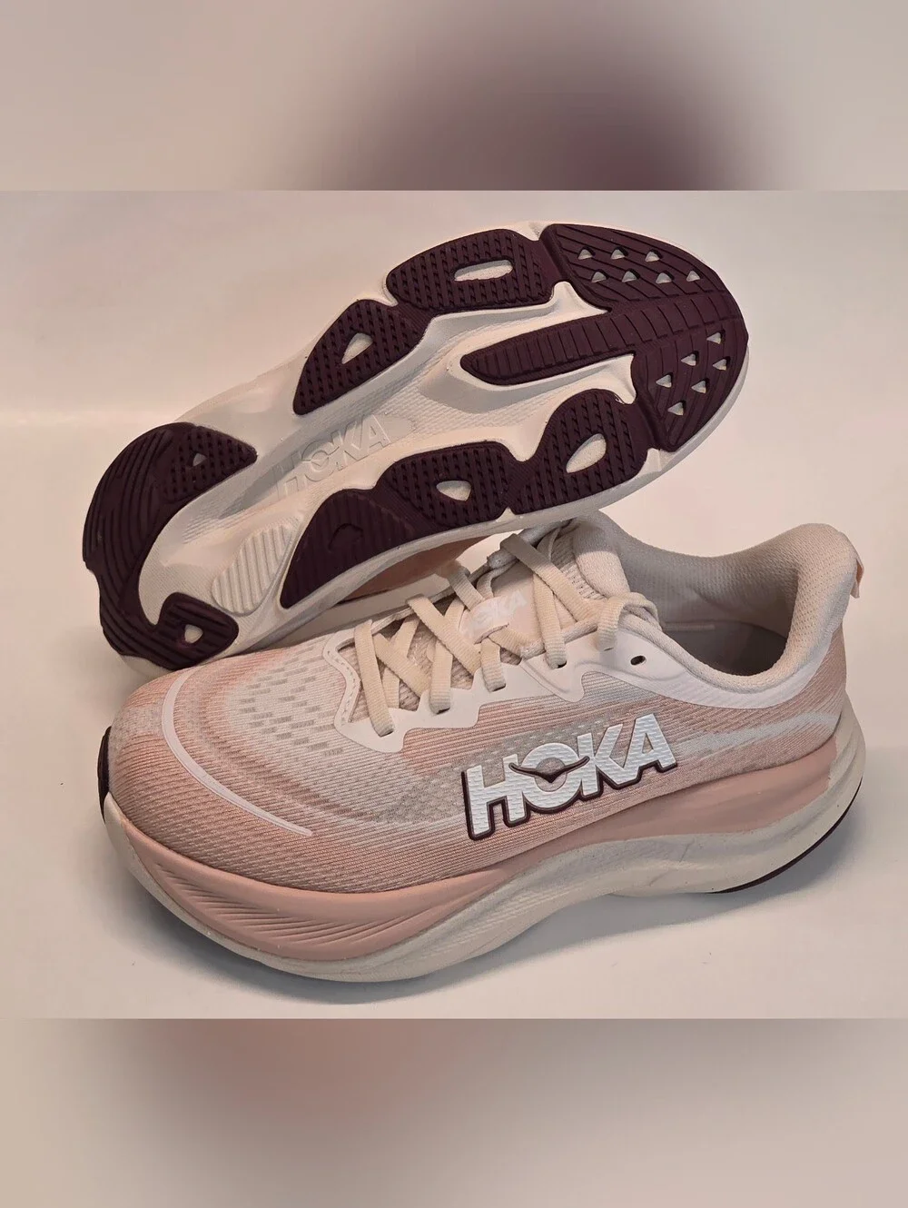New Hoka One One Skyflow Running Shoes Lightweight Cushioning Women 7.5B